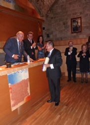 Ampliar foto: El acadmico Santiago Andrs ingresa en la Real Academia de Farmacia de Catalua