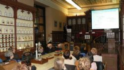 Ampliar foto: La Academia de Farmacia Reino de Aragn inaugura el curso 2014