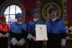 Ampliar foto: El profesor Carlos Lpez Otn, investido doctor Honoris Causa por la Universidad de Zaragoza
