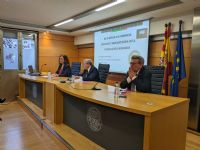 El presidente de la Academia, Santiago Andrs (centro) con la presidenta del COFZ, Raquel Garca y el secretario de la Academia, Ignacio Andrs. 