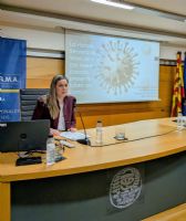 La nueva acadmica durante su discurso