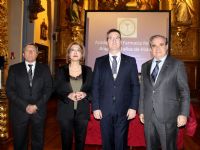 De izda. a dcha: Santiago Andrs, presidente de la Academia de Farmacia Reino de Aragn; Pilar Ventura, consejera de Sanidad, Ramn Jordn, medalla de Oro; y Jess Aguilar presidente del CGCOF